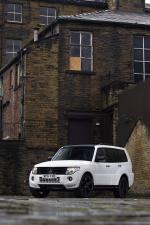 Mitsubishi Shogun Black 2012 года (UK)